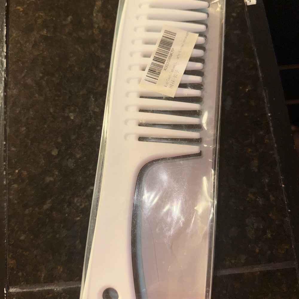 3 Wide-Tooth Combs